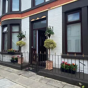 https://surescape-house.hotelsin-chester.com