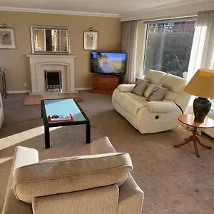 https://sounion-spacious-modern-house-with-large-lytham-st-annes.hotelsin-chester.com
